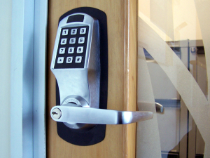 How to Choose the Right Commercial Locksmith